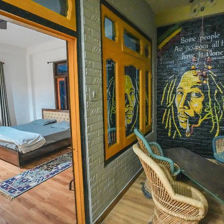 Pahadirovers Homestay & Cafe Kasol Exterior foto