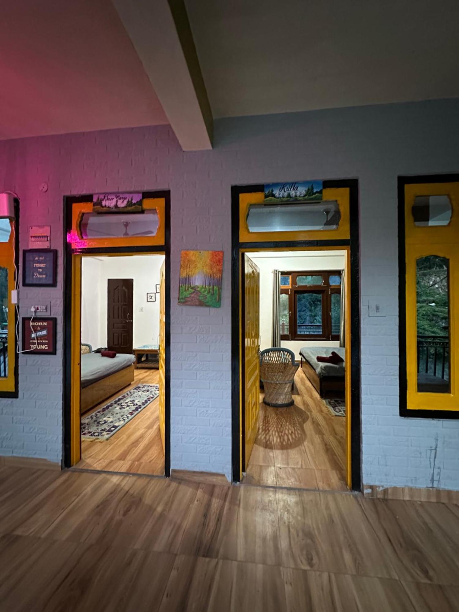 Pahadirovers Homestay & Cafe Kasol Exterior foto